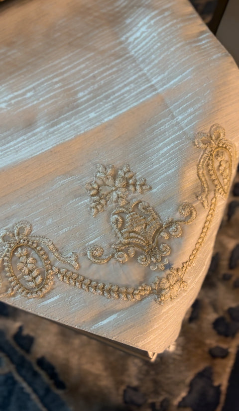 Table Runner Set